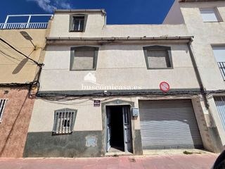 Casa a schiera  Triana 30. Ocasión de casa para reformar en el tomillo