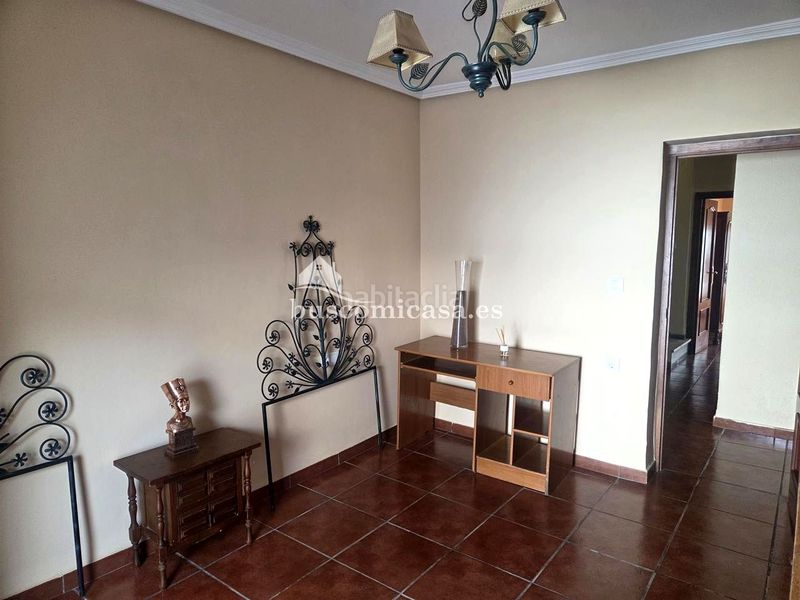 Foto 46bd0f6b-a3d9-4b77-a71c-80d9c3943b00. Casa adossada a Mancha Real