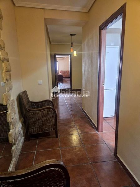 Foto b8b75a7b-c6e8-470f-ae1d-b4ae8e1f478a. Casa adossada a Mancha Real