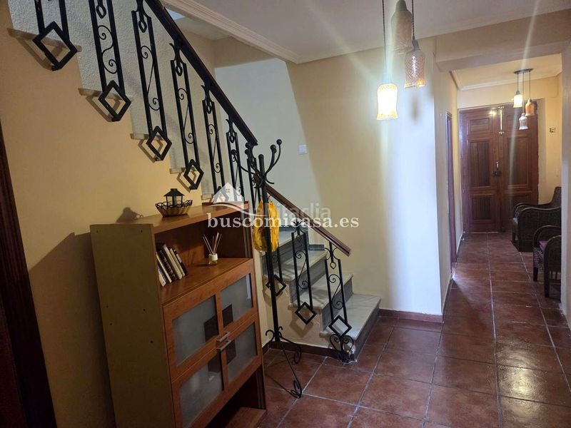 Foto e94ad866-f2d3-4f33-8a6e-aeefd6349097. Casa adossada a Mancha Real