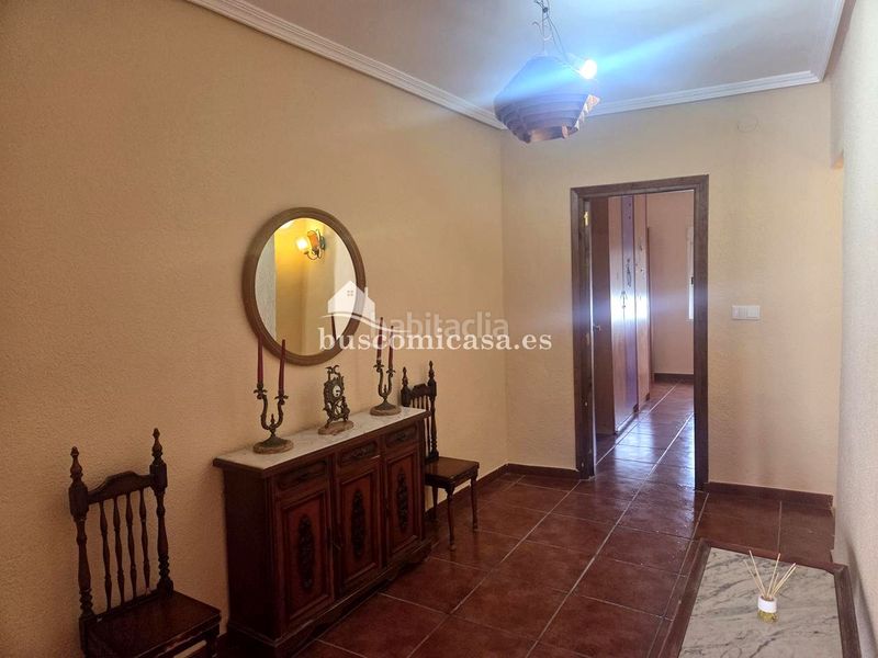 Foto f898776a-4dc6-4351-947d-ac841e2bb6f4. Casa adossada a Mancha Real
