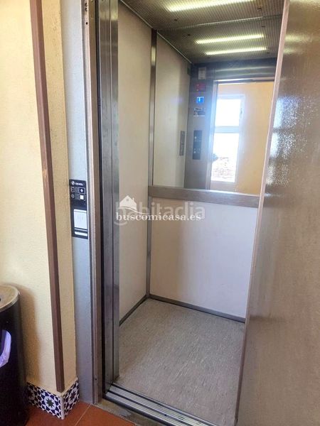 Foto f6ce44b9-644f-4730-b819-dda7f7e768aa. Pis amb calefacció aparcament a Santa Isabel Jaén