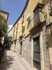 Reihenhaus  Campanas de santiago 4. Gran casa señorial sin posesion junto al josé nogué