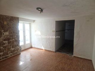 Reihenhaus  Calle quero 9. Oportunidad de gran casa para reformar cerca del pilar del arrab