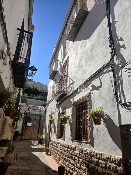 Foto 5533428c-7a13-4f01-b7fb-6f0562edaac2. Reihenhaus in calle elvin 6 in Ctra. Circunvalación - La Magdalena Jaén