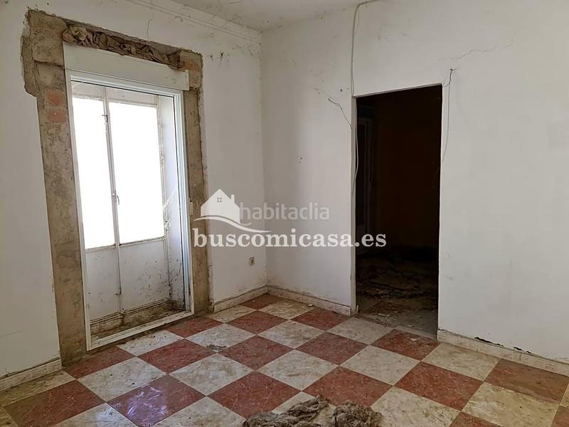 Foto 3d000a60-aff7-4bc4-bcf6-06ce0d31473a. Casa adosada casa para reconstruir en buena ubicación en Mancha Real