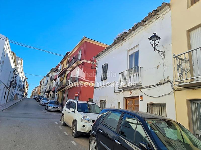 Foto a69f4756-95ab-499a-afbc-1b4b21a8564c. Casa adosada casa para reconstruir en buena ubicación en Mancha Real