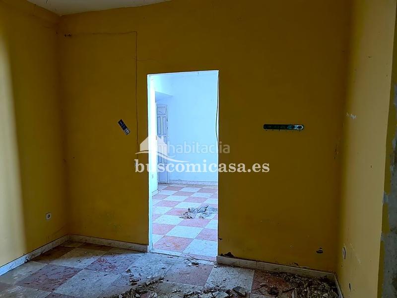 Foto aed1f47a-e685-4c92-8eec-e2e7d87b935d. Casa adosada casa para reconstruir en buena ubicación en Mancha Real