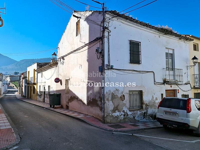 Foto de13ba3d-f15c-40a3-9350-704bd819c058. Casa adosada casa para reconstruir en buena ubicación en Mancha Real