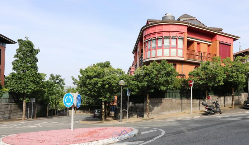 Foto 634a0d32-db12-448e-b266-ddfddcb6c388. Dúplex amb calefacció aparcament piscina a Centro - Mendibil - Santiago Irun