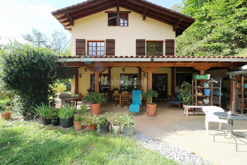 Foto 60871dfc-aef1-4ee9-9d38-b94cc981104a. House with heating parking in Etxalar