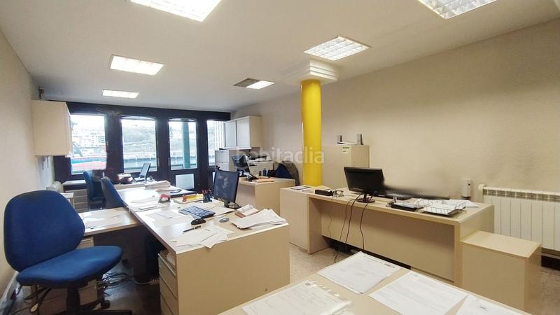 Foto a84423ea-53d3-4b41-9624-8d13b046dd80. Büro in Pasaia