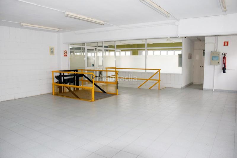 Foto c43d8c6a-e89a-4e6d-8f6e-8dcb7dddc297. Bâtiment à usage industriel dans Andoain