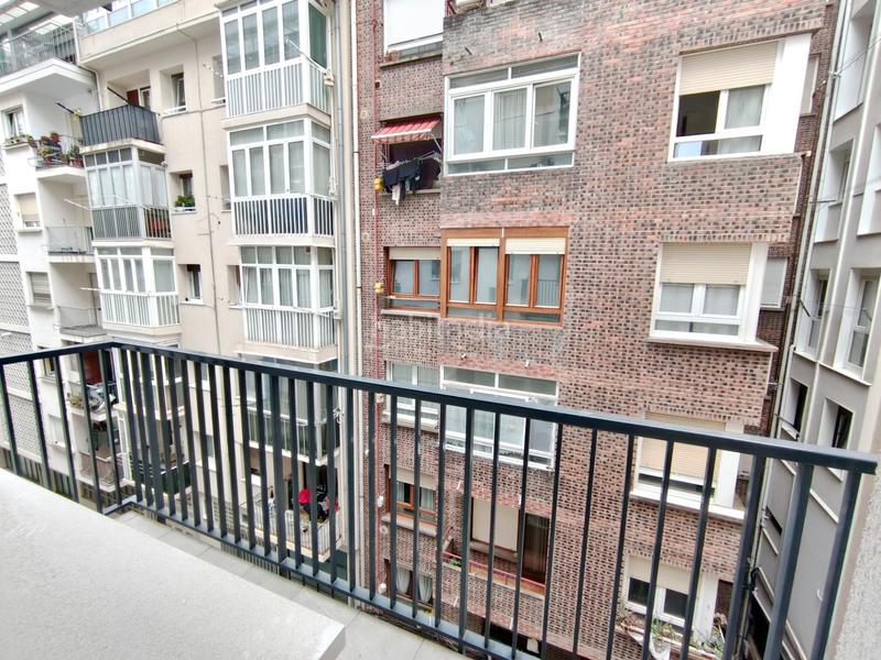 Foto 076b8850-b1d3-455d-a814-4179758eb000. Piso  con terraza, amplitud y muchas posibilidades en Donostia - San Sebastián