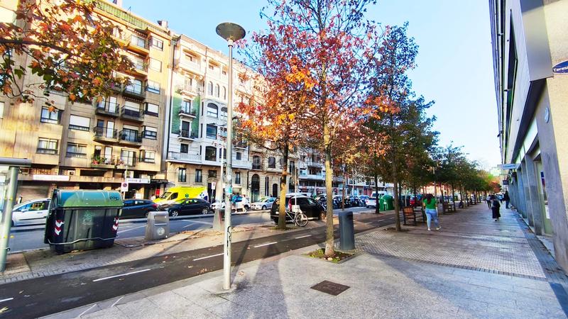 Foto b4052436-9939-4a1a-aac2-daf26b77b5a8. Parking voiture dans Egia Donostia - San Sebastián