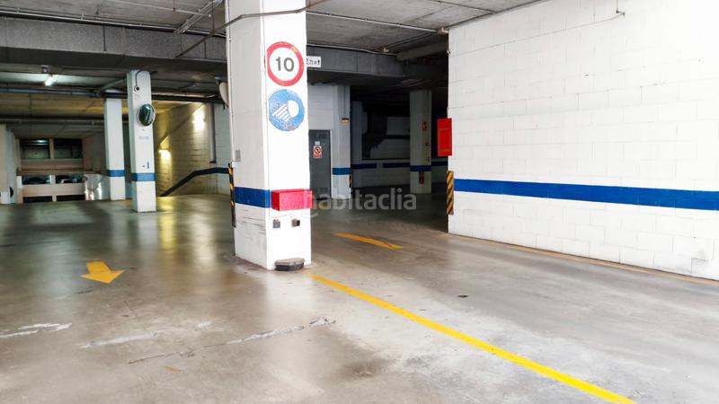 Foto d0d8c2a3-b4ee-4f43-9444-d65bd862b0cd. Parking voiture dans Egia Donostia - San Sebastián