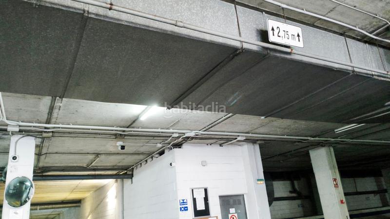 Foto d1ad0ab4-d704-450f-a9cc-93d1584f45bd. Parking voiture dans Egia Donostia - San Sebastián