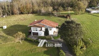 House  Laukariz bidea