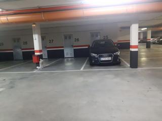 Aparcament cotxe a Aita elorriaga kalea 1