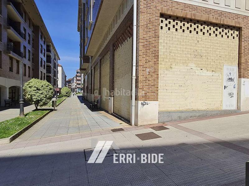 Foto e5a110f0-ad0b-41cb-a573-e73886341240. Affitto locale commerciale in Mungia