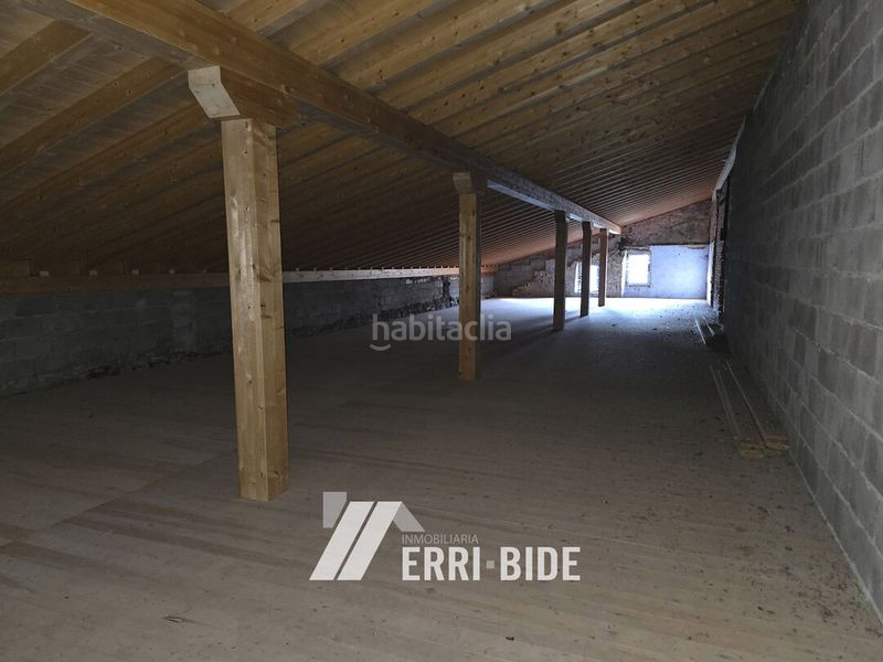 Foto f242ee7c-bcb4-4fbc-a884-0ce59fc66f16. Country house with parking in Gamiz - Fika