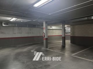 Autoparkplatz in Bakio