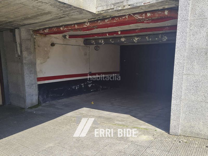 Foto cfad24e4-3cf7-4d03-a8fd-6a3f366755d6. Aparcament cotxe a Mungia