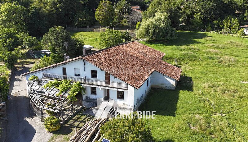 Foto 57c8e744-55b8-4904-86b2-829e8b54ac2f. Masia amb aparcament a Maruri - Jatabe