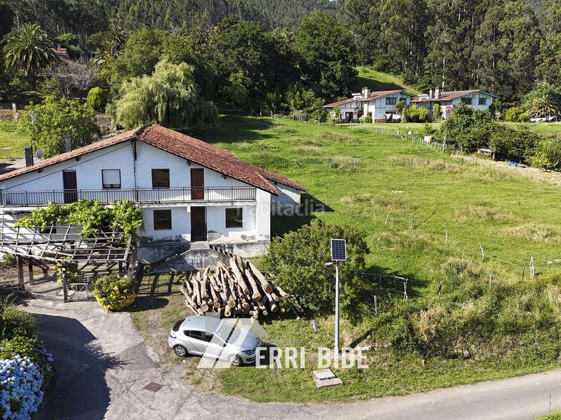 Foto bb4dfdde-fc4f-4e6b-899d-78c6de468b68. Masia amb aparcament a Maruri - Jatabe