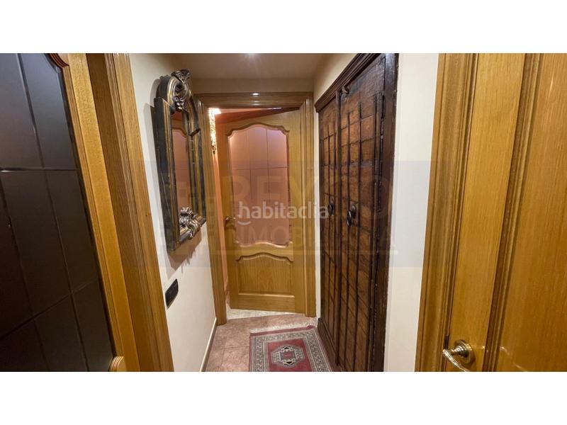 Foto 3aaf1800-a8cf-469b-b269-2079be331afa. Chalet avec parking dans Avenida Madrid Logroño