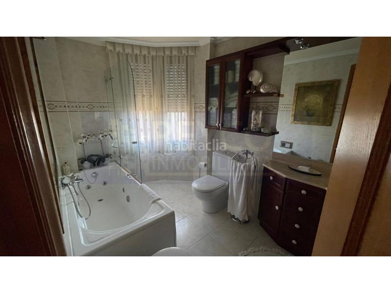 Foto 64064696-1ee2-4a30-b12b-3f505f4717a7. Chalet avec parking dans Avenida Madrid Logroño