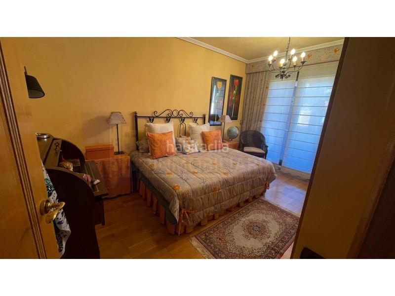 Foto 873f2208-2832-4f89-967c-9b3bf2820236. Chalet avec parking dans Avenida Madrid Logroño