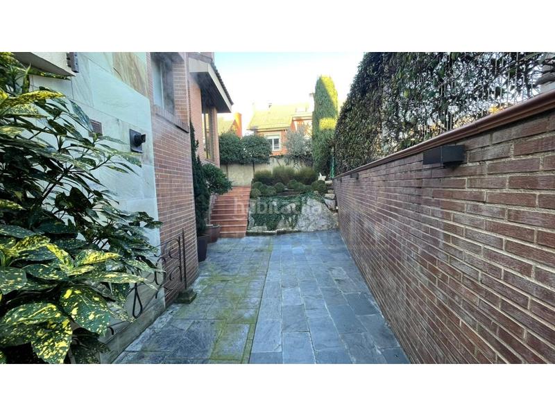 Foto 98a6c68a-7639-4355-ab41-163f9d2dcc70. Chalet avec parking dans Avenida Madrid Logroño