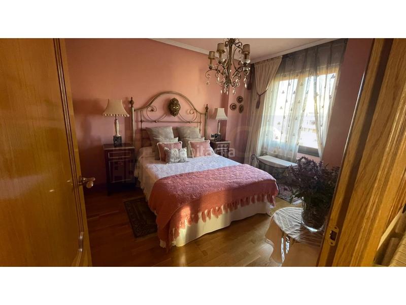 Foto f31fad6e-530f-434a-aa4d-8a35891f6537. Chalet avec parking dans Avenida Madrid Logroño