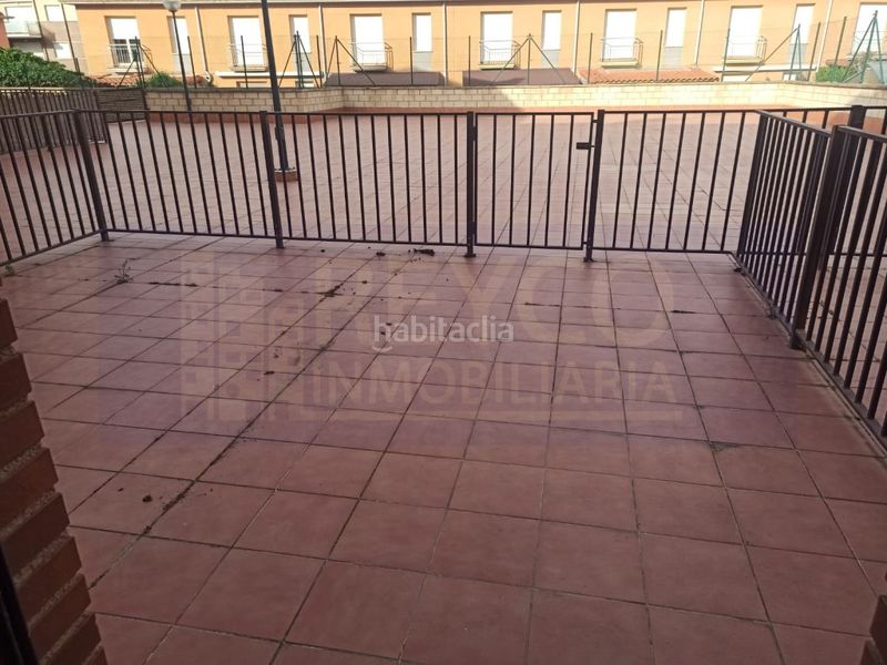 Foto 38da26ad-7bc1-4a82-a4f3-979fb189eb48. Casa adossada amb aparcament a Alesanco