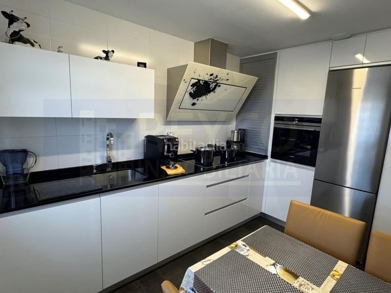 Foto 3c98578c-bf45-480e-8d34-83736472be7b. Maison jumelée avec parking dans Haro