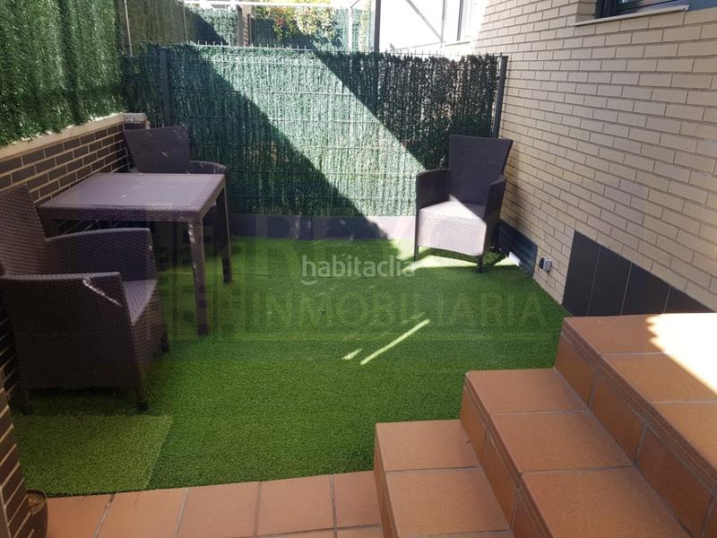 Foto c235e6d9-8098-40f6-bd60-014805ae4557. Maison jumelée avec parking dans Haro