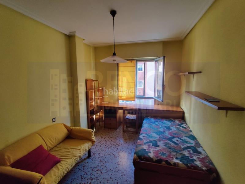 Foto 8477e88c-2013-4651-add1-e7a1efd8ce4a. Pis a Juzgados Logroño