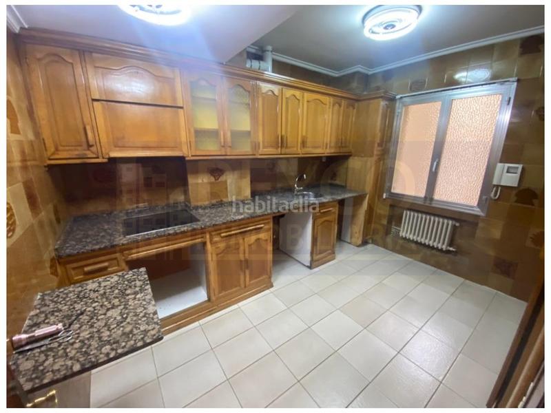 Foto 5d9a4498-2048-45ea-b005-ab5fe28fefac. Piso  3 habitaciones venta en Gran Via Logroño