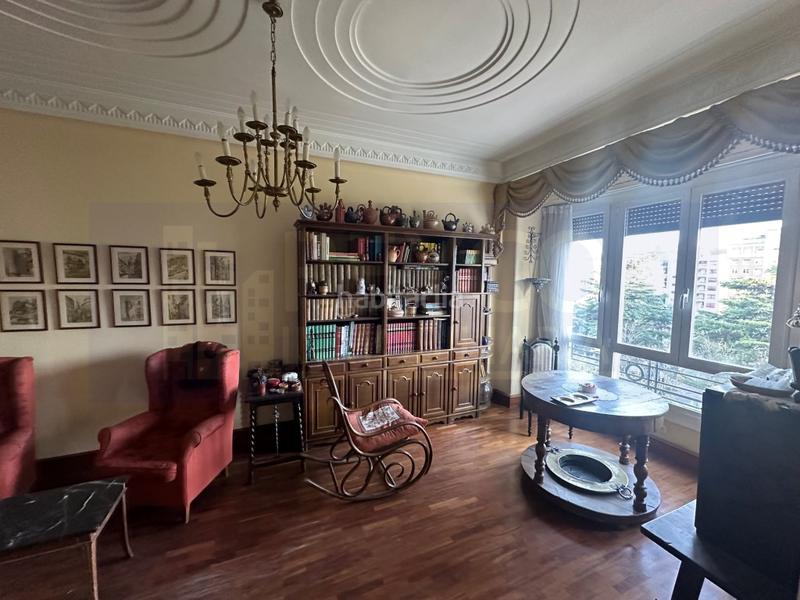 Foto 284031da-5169-4c0c-bf5a-23c6ed0ce332. Piso  exterior en el espolón en Casco Antiguo Logroño