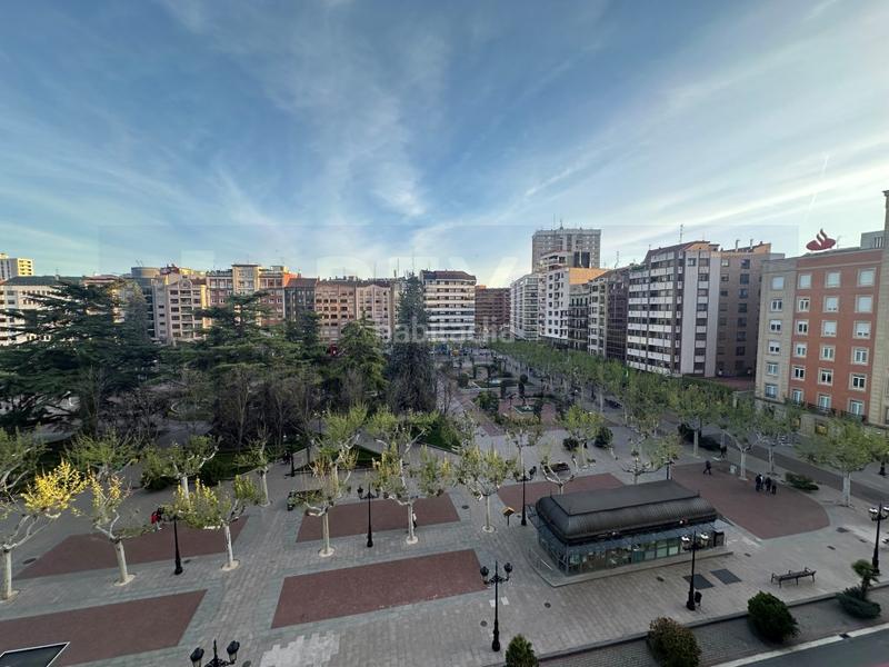 Foto 892fbc8b-d333-4129-8db8-6562bf6c8521. Piso  exterior en el espolón en Casco Antiguo Logroño