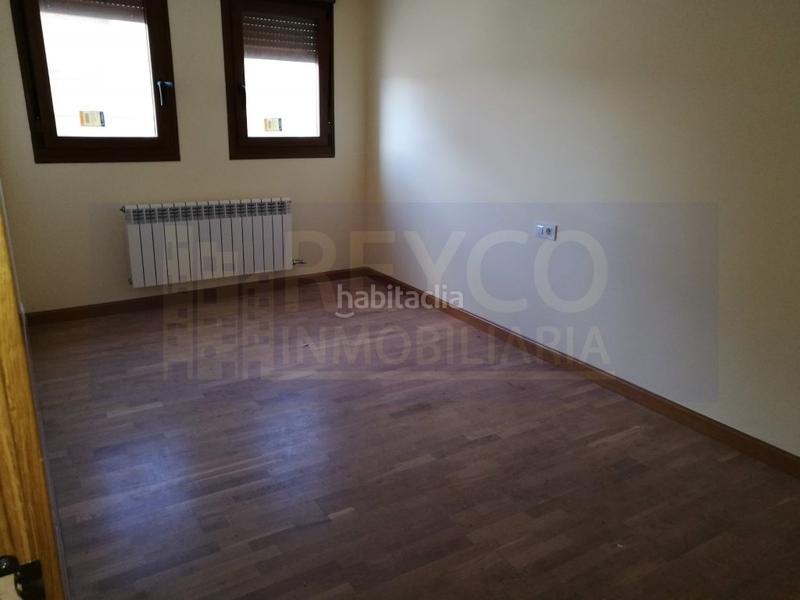 Foto 0048fdf6-963b-4cd0-95e9-a3213ef31aa2. Appartamento con parcheggio in Baños de Río Tobía