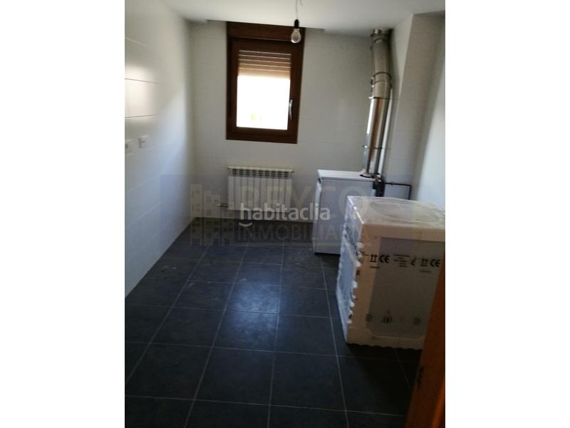 Foto 82497a61-eb93-42d4-a0b3-e91d9e17dc41. Appartamento con parcheggio in Baños de Río Tobía