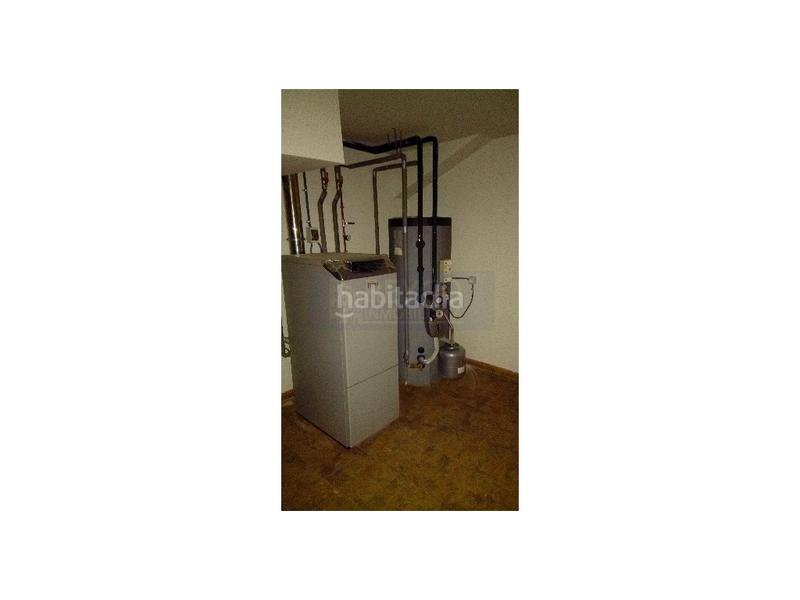 Foto 81a65ff2-b53f-4063-b8d9-d586f015b11c. Maison jumelée avec parking dans Uruñuela