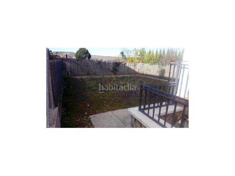 Foto e2263d3a-d6ac-49b9-93a6-963b7305686d. Maison jumelée avec parking dans Uruñuela