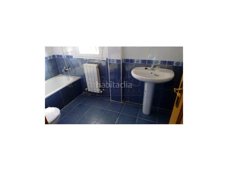 Foto ea2ff503-7b2c-4bd6-9fb2-c1c2013c0a55. Maison jumelée avec parking dans Uruñuela