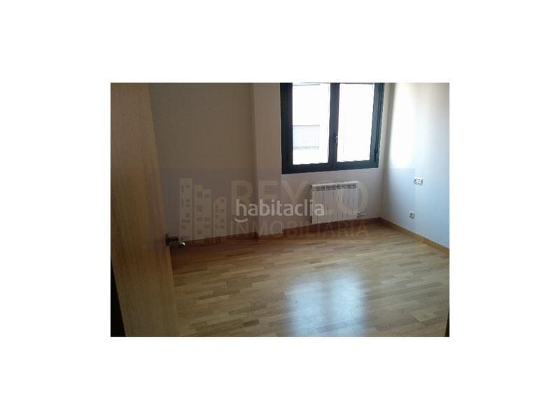 Foto e92cabd7-a8d8-4abe-b290-ddc899889e0d. Dachwohnung mit parking in Nájera