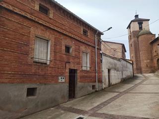 Casa  N/a. Casa de pueblo con terreno, a la venta en cañas.