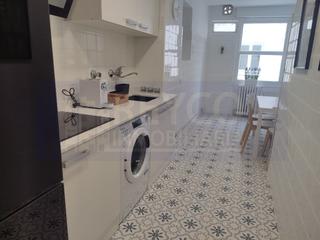 Pis  Calle arrabal. Vivienda de cinco dormitorios y dos ba�os. finca con ascensor, j