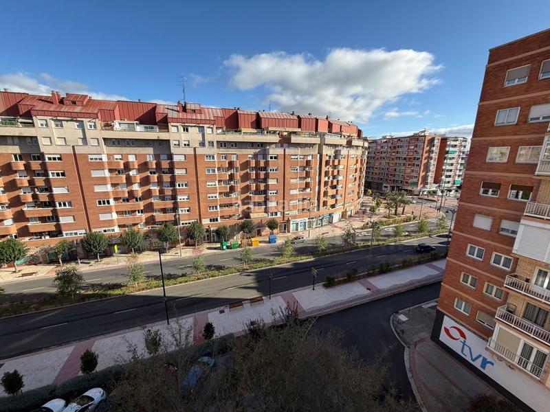 Foto bcce39a0-0546-4487-a0b2-69349bcf1737. Etagenwohnung in Jesuitas Logroño